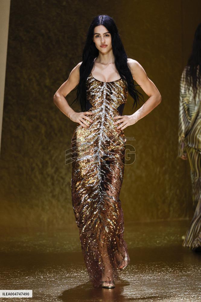 MFW Amelia Gray Hamlin walks the runway at the Roberto Cavalli MP