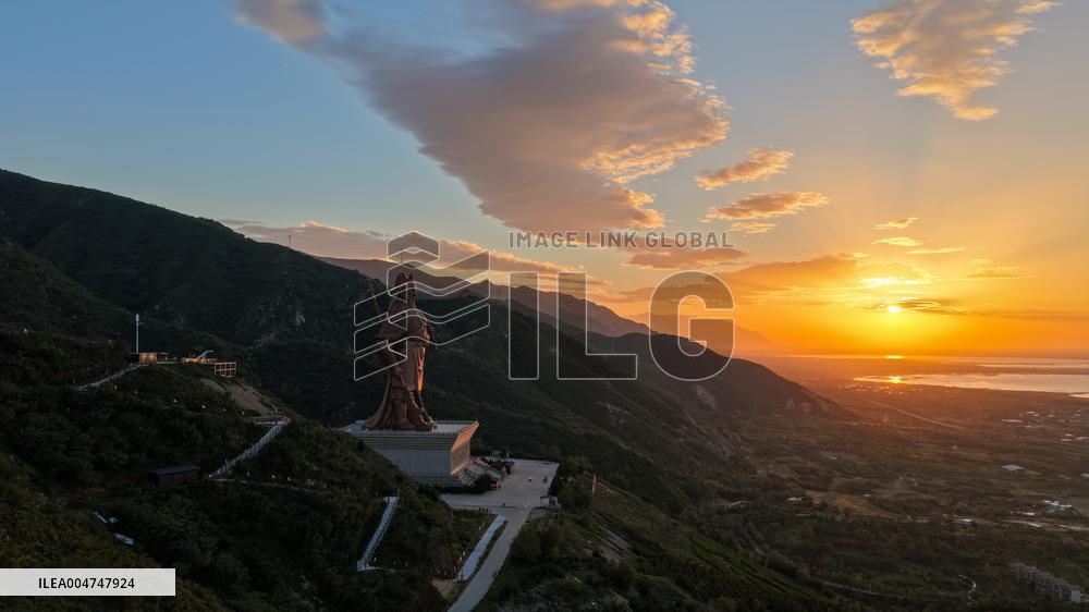 Guan Gong Giant Bronze Statue in Yuncheng