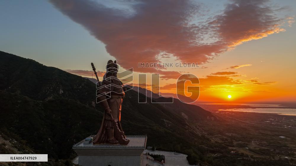 Guan Gong Giant Bronze Statue in Yuncheng