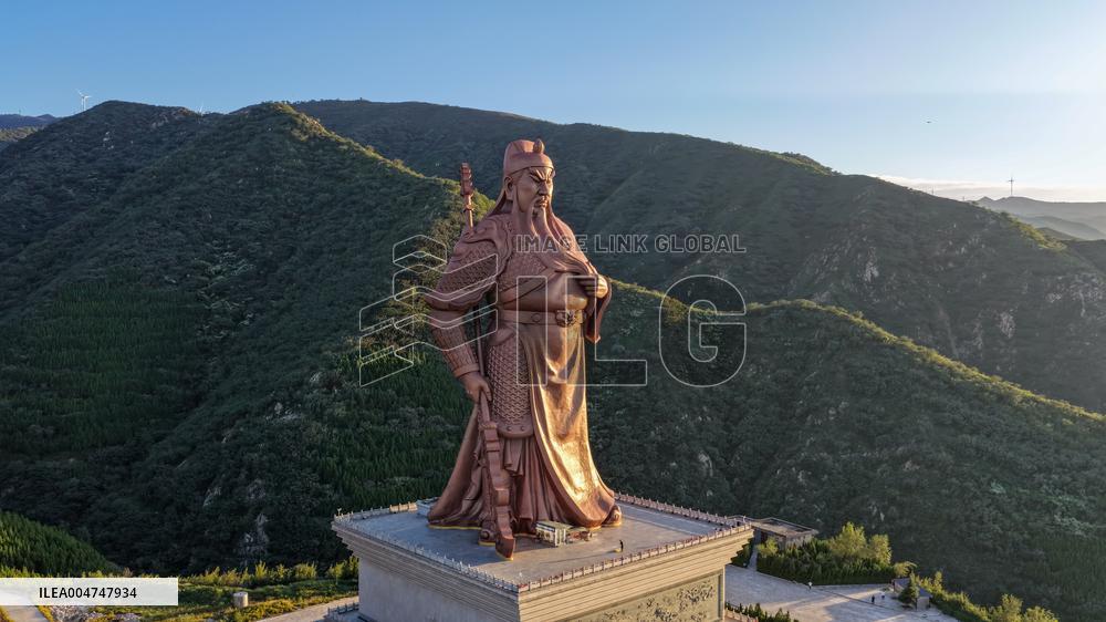 Guan Gong Giant Bronze Statue in Yuncheng
