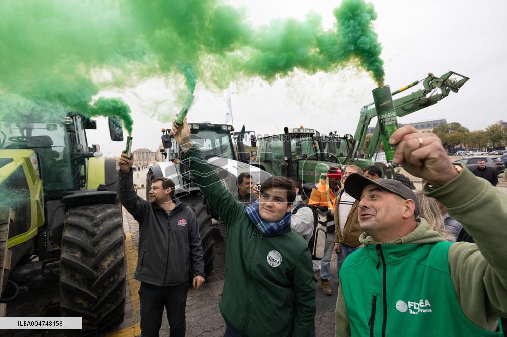 FNSEA Protest against unfair competition - Versailles