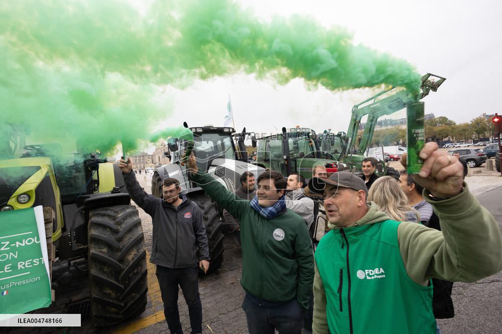 FNSEA Protest against unfair competition - Versailles