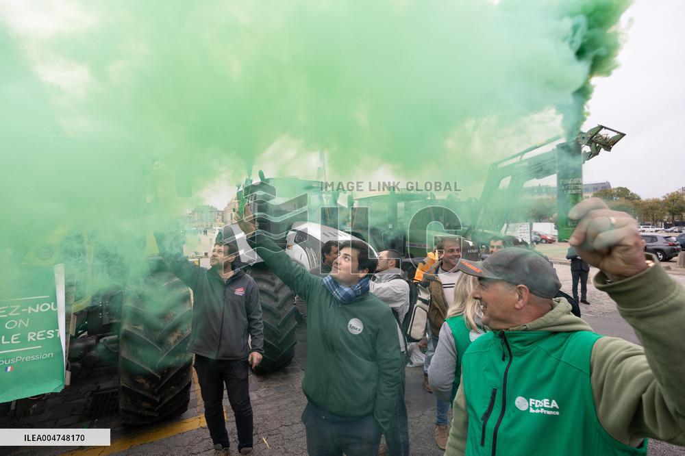 FNSEA Protest against unfair competition - Versailles