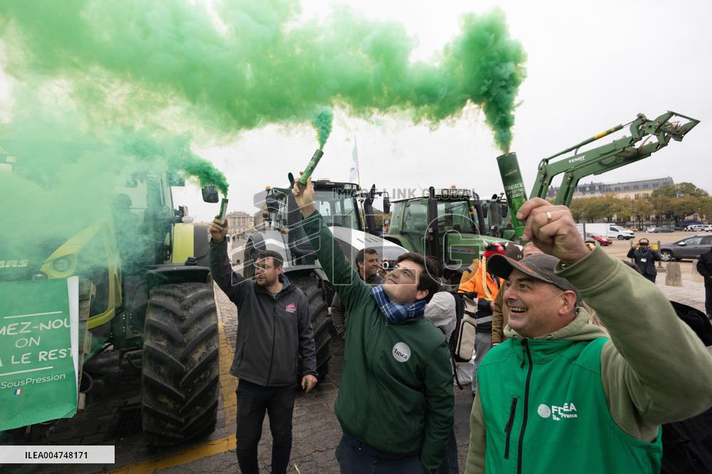 FNSEA Protest against unfair competition - Versailles