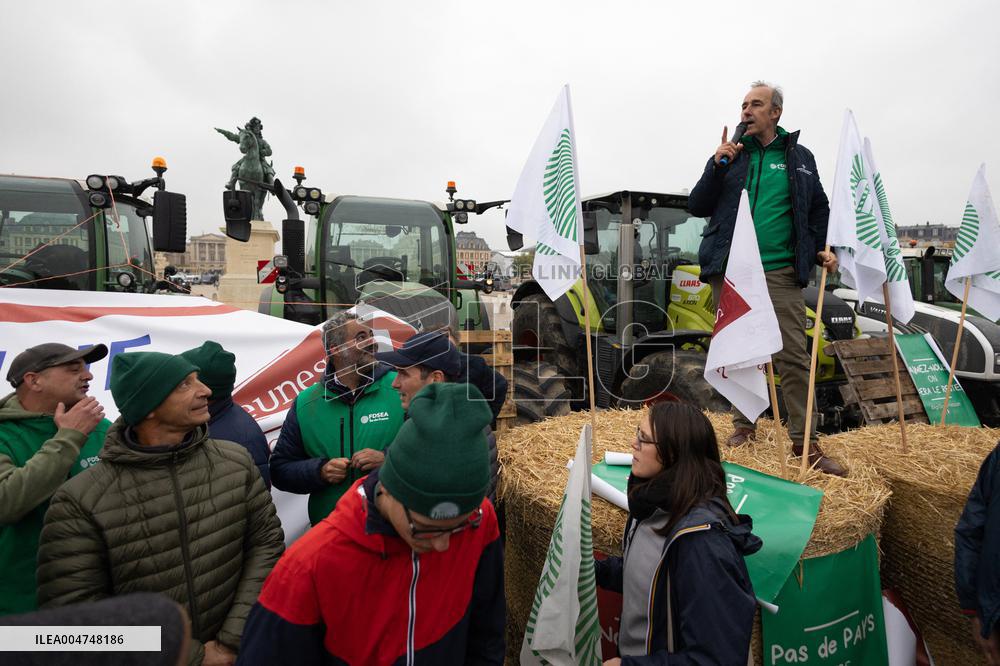 FNSEA Protest against unfair competition - Versailles