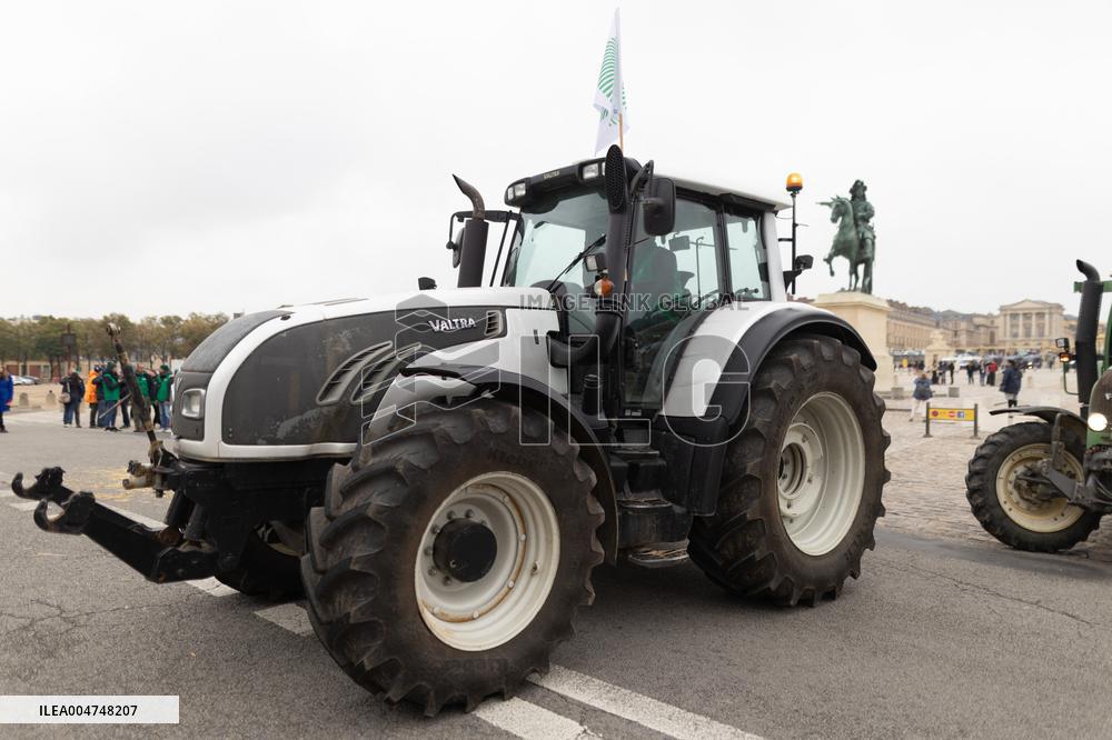 FNSEA Protest against unfair competition - Versailles