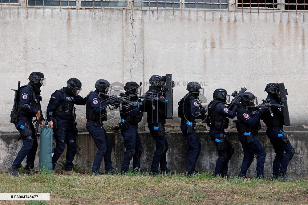 Riot Police Drill - Bucharest