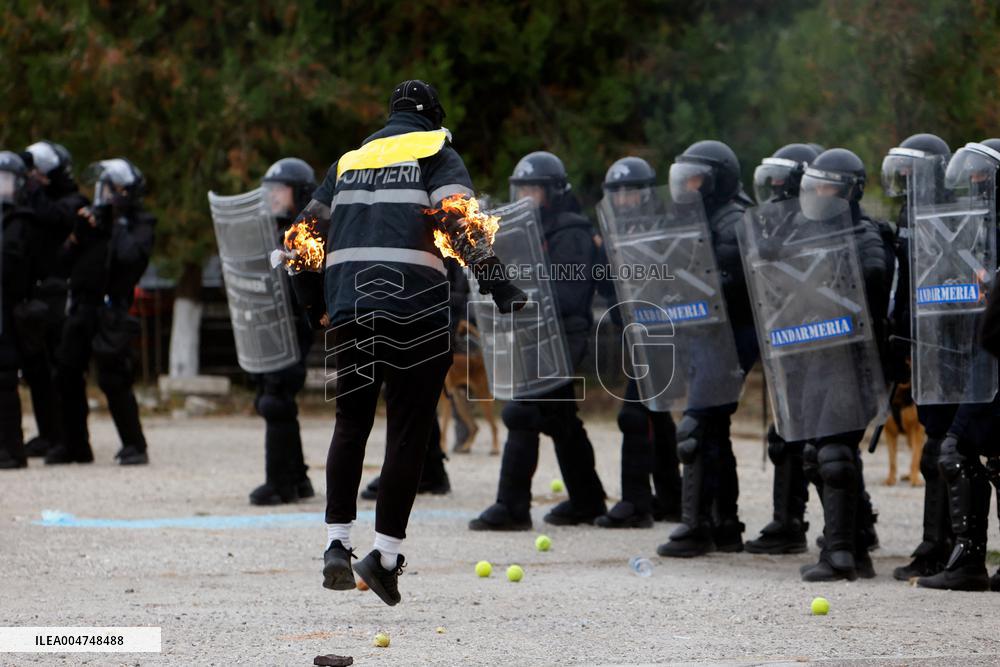 Riot Police Drill - Bucharest