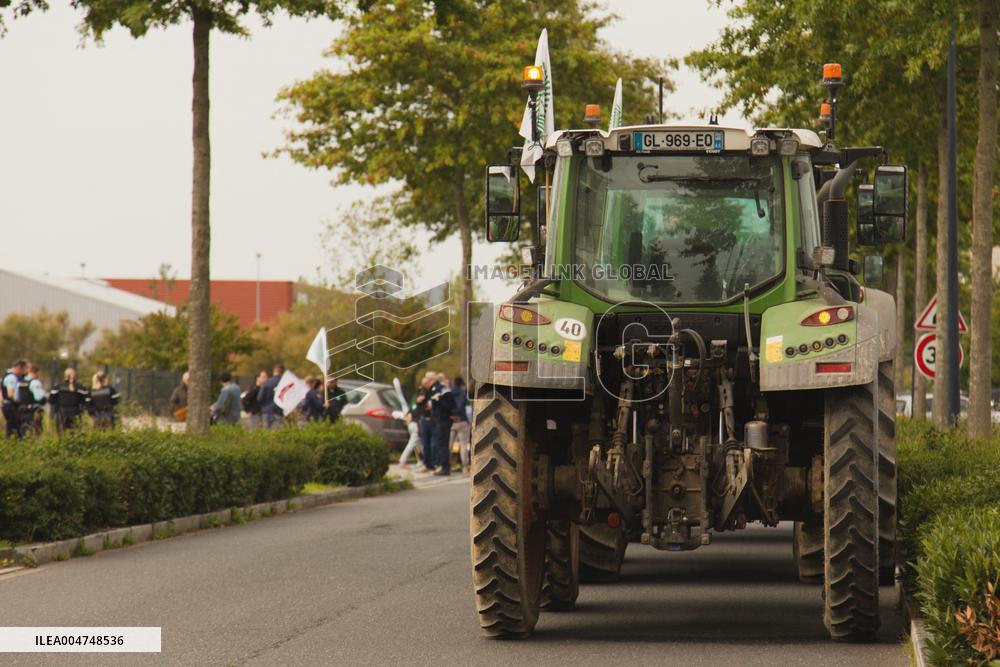 Farmers in Action in Loire-Atlantique - Carquefou