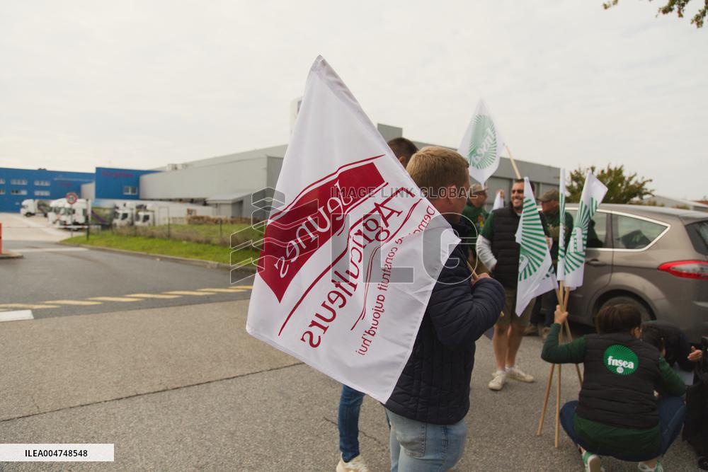 Farmers in Action in Loire-Atlantique - Carquefou