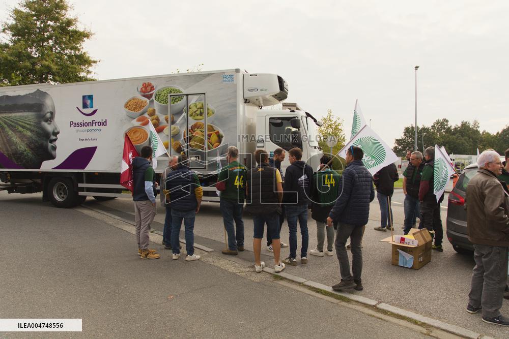 Farmers in Action in Loire-Atlantique - Carquefou