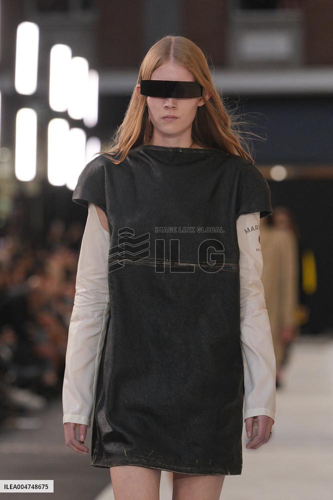 MFW - MM6 Maison Margiela Fashion Show Runway