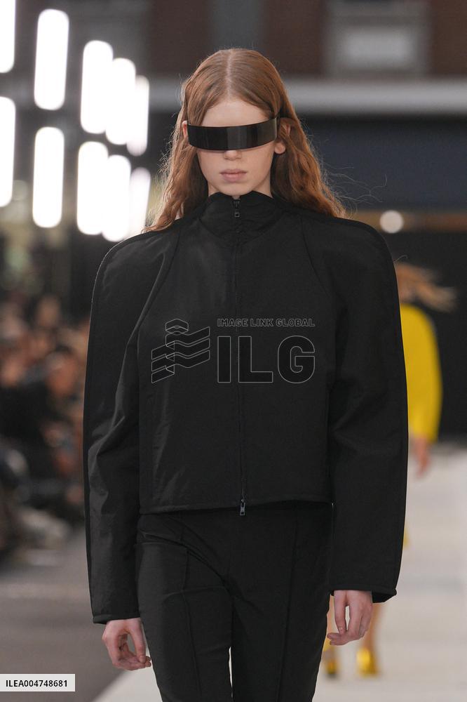 MFW - MM6 Maison Margiela Fashion Show Runway