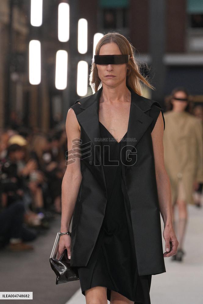 MFW - MM6 Maison Margiela Fashion Show Runway