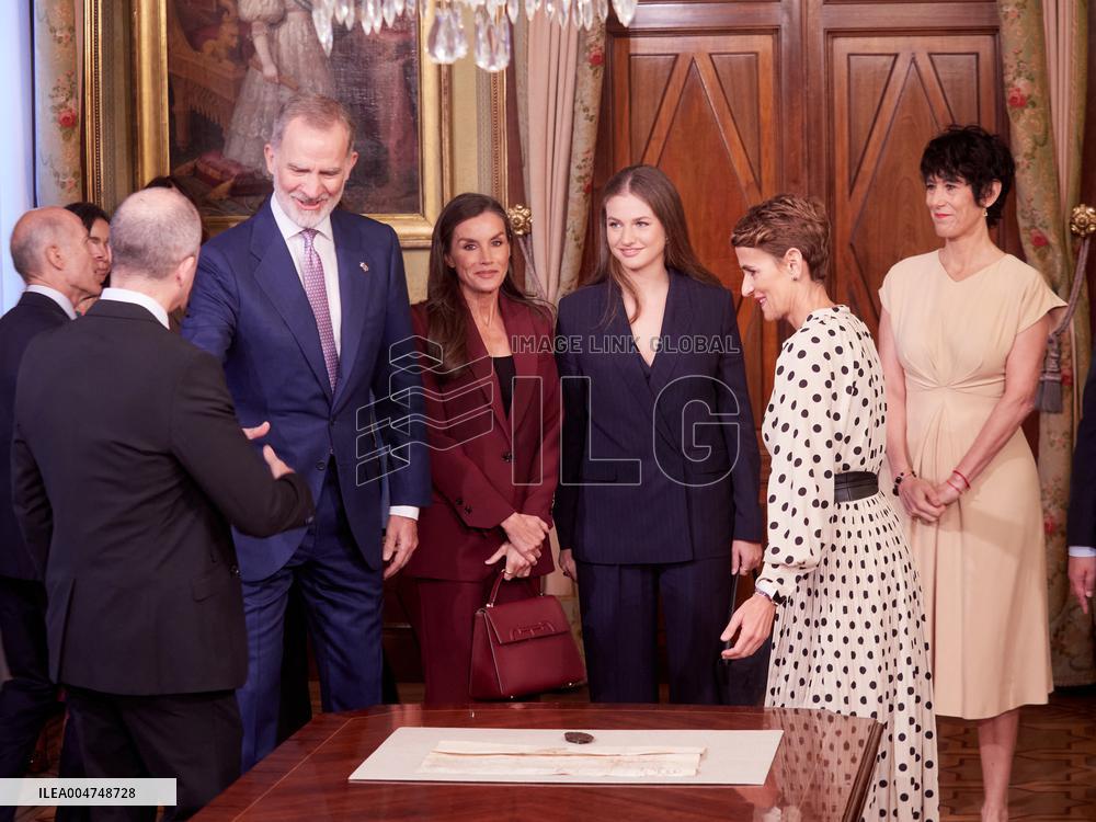 Royals visit the Community of Navarre