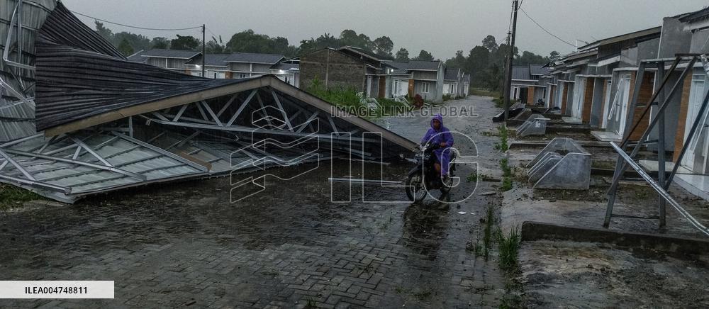 Subsidized Homes Fail Wind Test - Indonesia