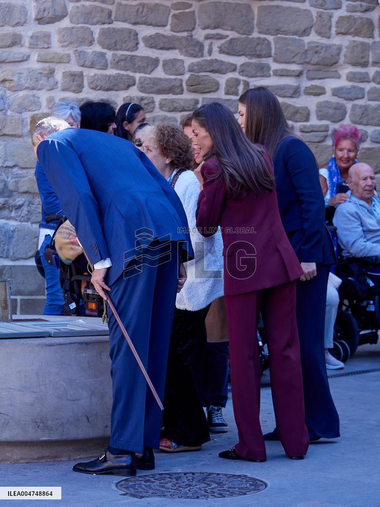 Royals Visit The Community Of Navarre