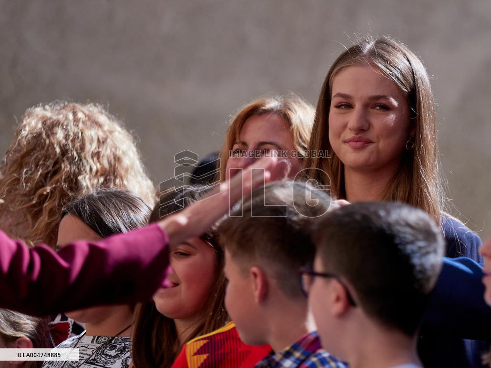 Royals Visit The Community Of Navarre