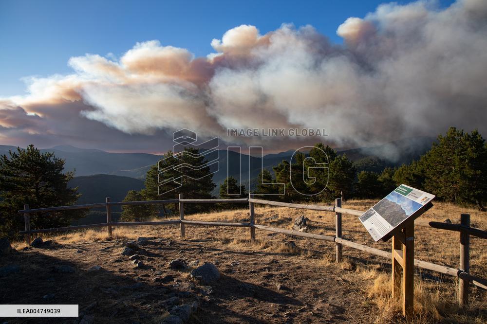 Fire in the Pico del Lobo area - Spain