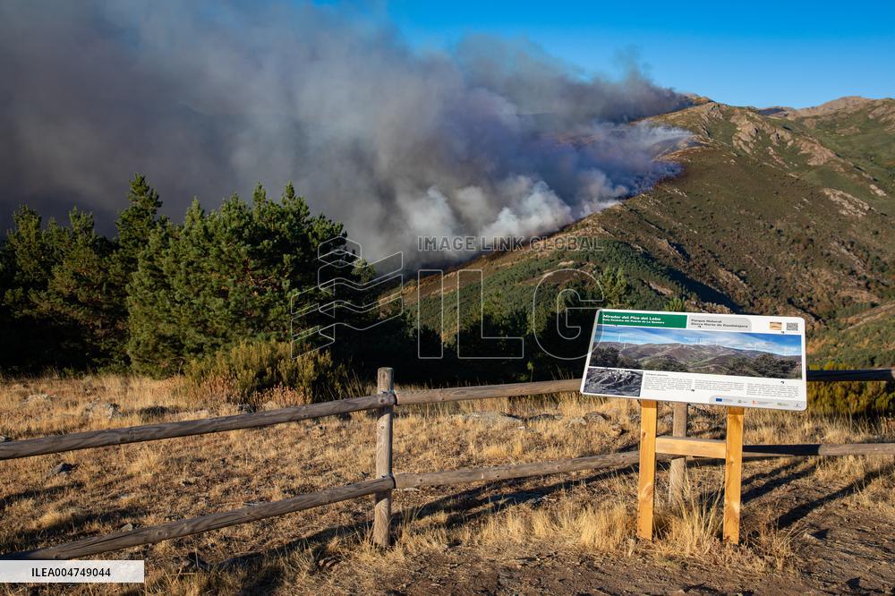 Fire in the Pico del Lobo area - Spain