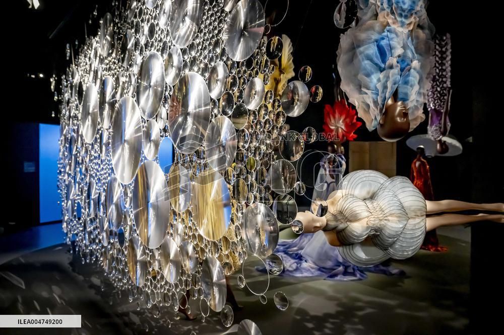 Kunsthal Presents Living Look By Iris van Herpen - Rotterdam