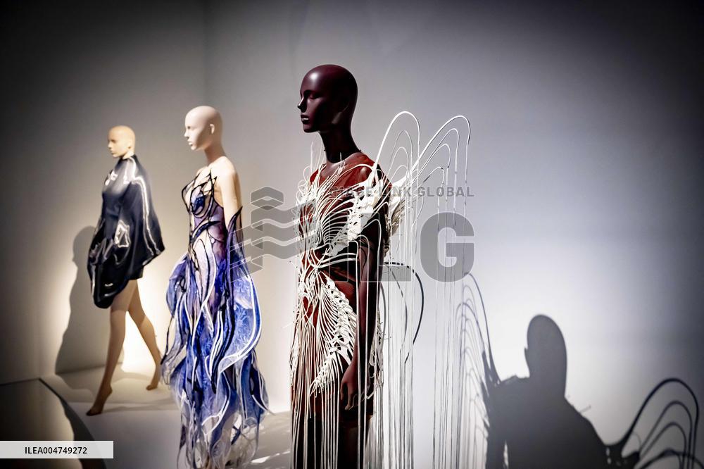 Kunsthal Presents Living Look By Iris van Herpen - Rotterdam