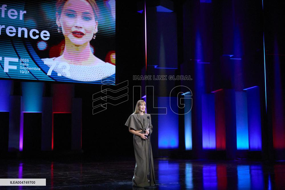 San Sebastian - Jennifer Lawrence Receives Donostia Award