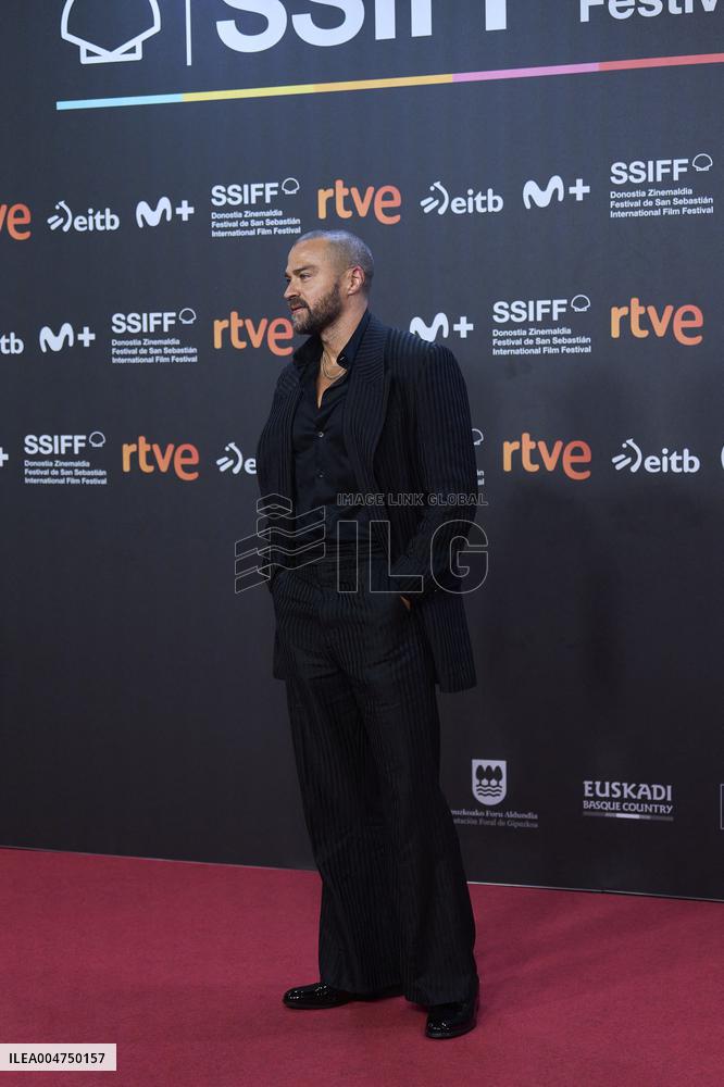 73rd San Sebastian International Film Festival - 'Anatonia de un instante' Red Carpet