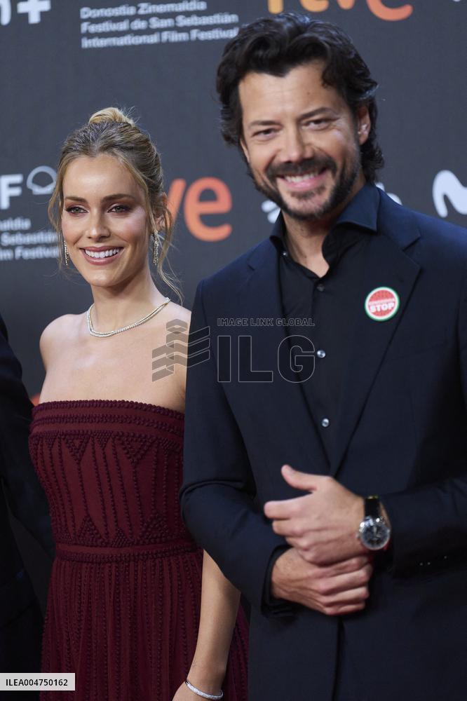 73rd San Sebastian International Film Festival - 'Anatonia de un instante' Red Carpet