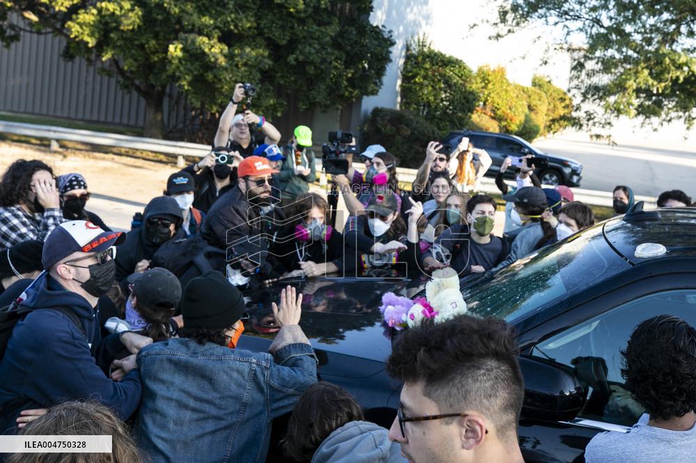 Broadview Anti-Ice Protest - Chicago
