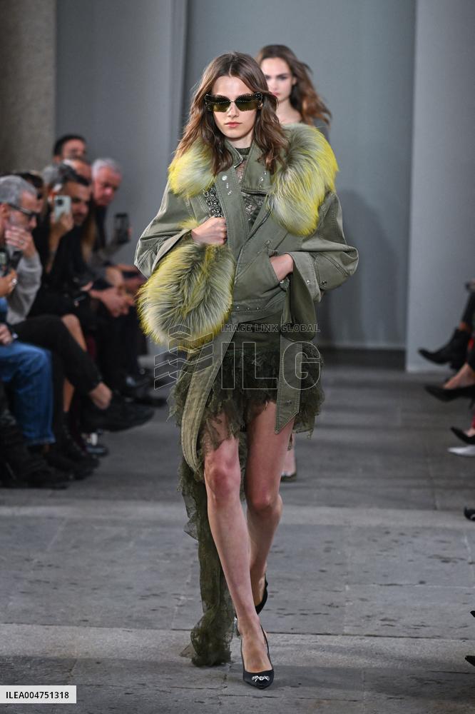 MFW - Blumarine Runway