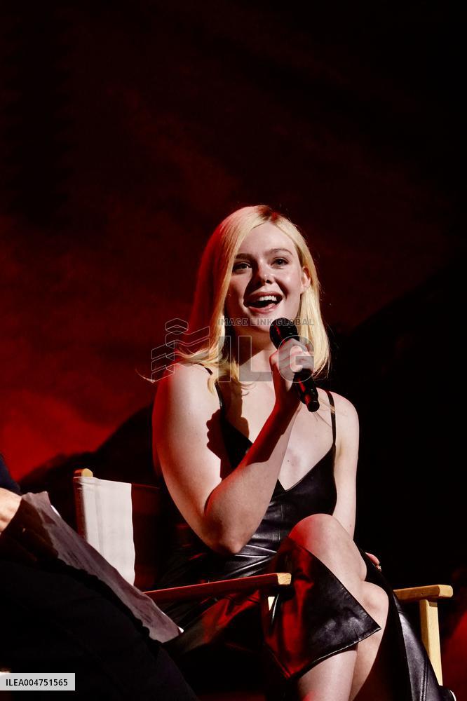 Malaga Comic-Con - Elle Fanning in 'Predator: Badlands' Preview