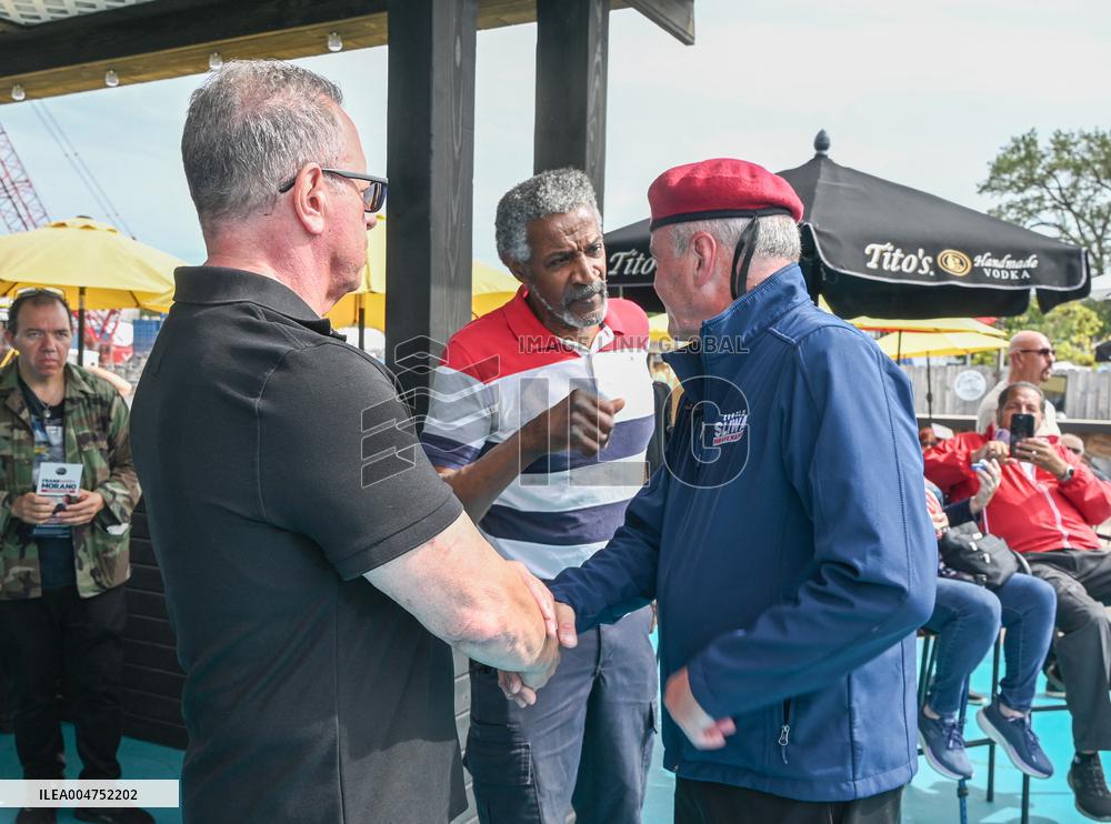 Curtis Sliwa Campaigns on Staten Island