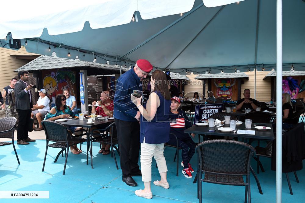 Curtis Sliwa Campaigns on Staten Island