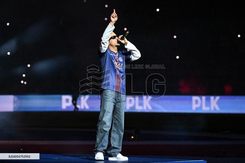 PLK performance at Parc des Princes - FA