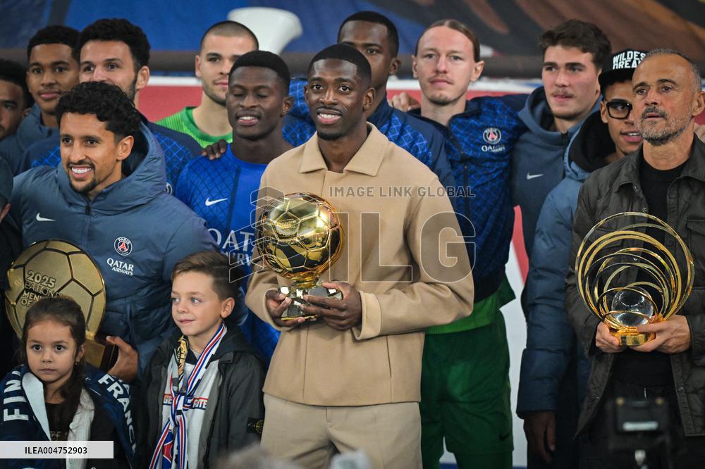 Ousmane Dembele celebrates his Ballon dOr at Parc des Princes - FA