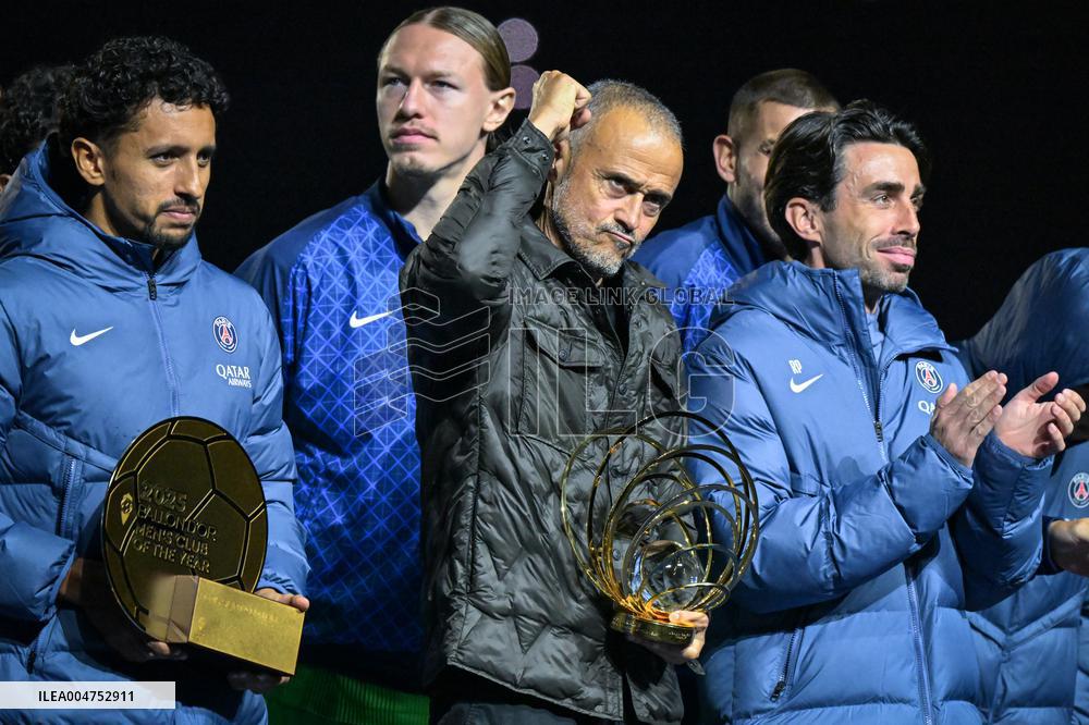 Ousmane Dembele celebrates his Ballon dOr at Parc des Princes - FA