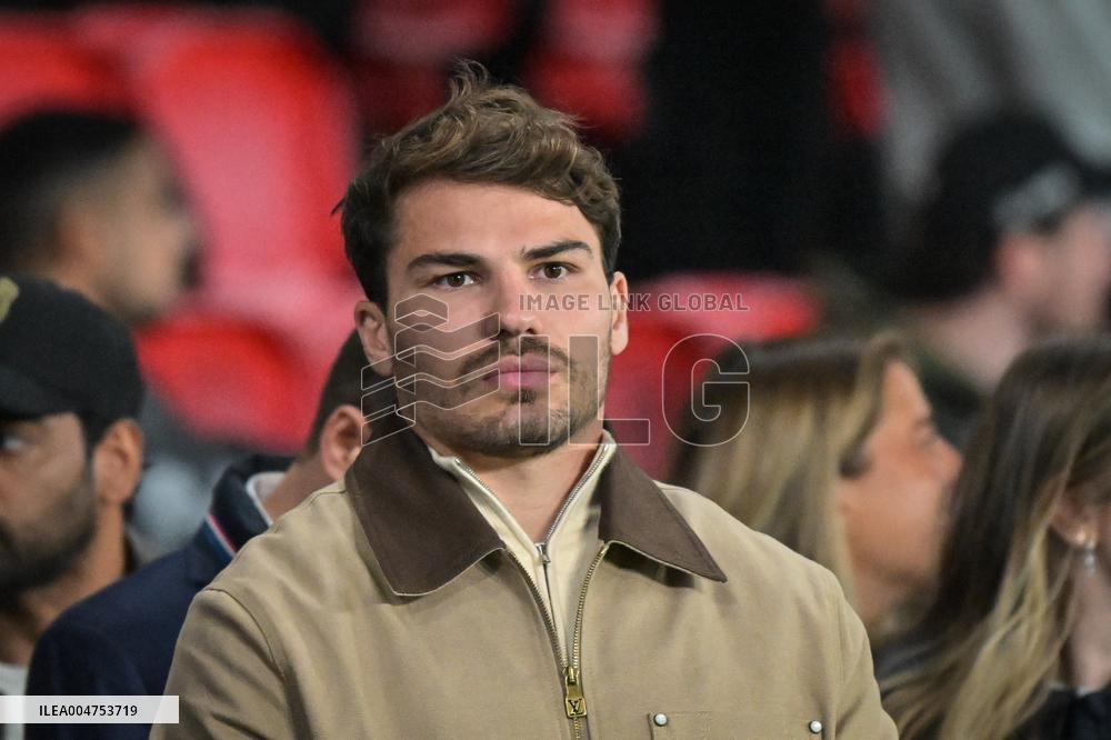 Ligue 1 PSG vs AJ Auxerre - Attendees - FA