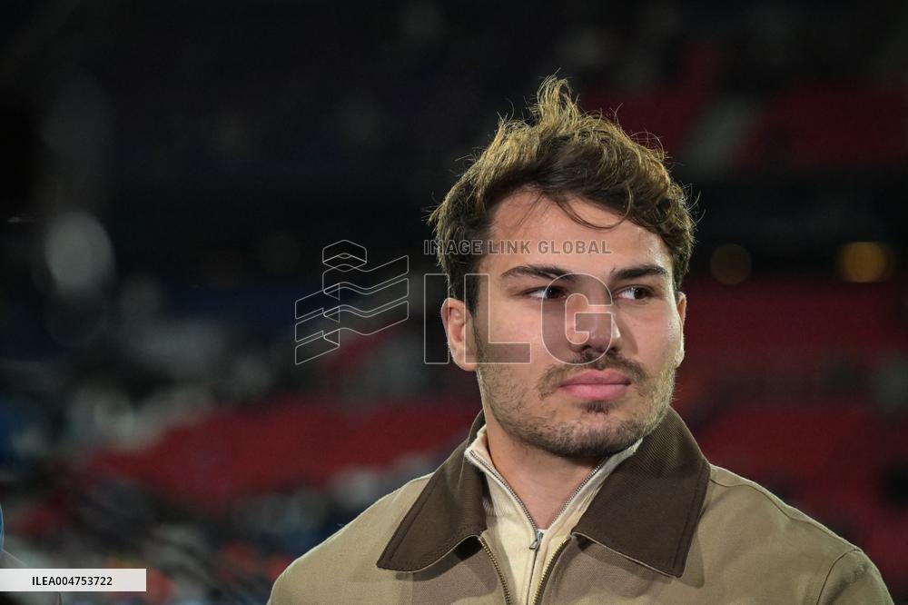 Ligue 1 PSG vs AJ Auxerre - Attendees - FA