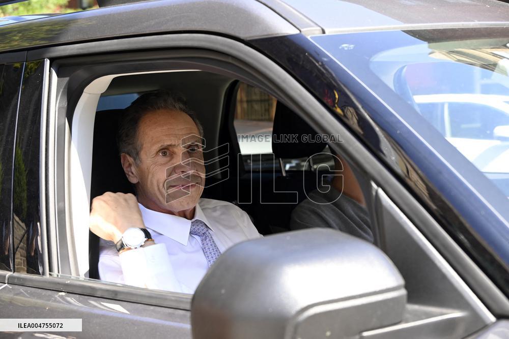 Andrew Cuomo Campaigns in Brooklyn
