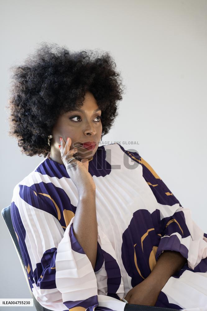 CIMAMANDA NGOZI ADICHIE