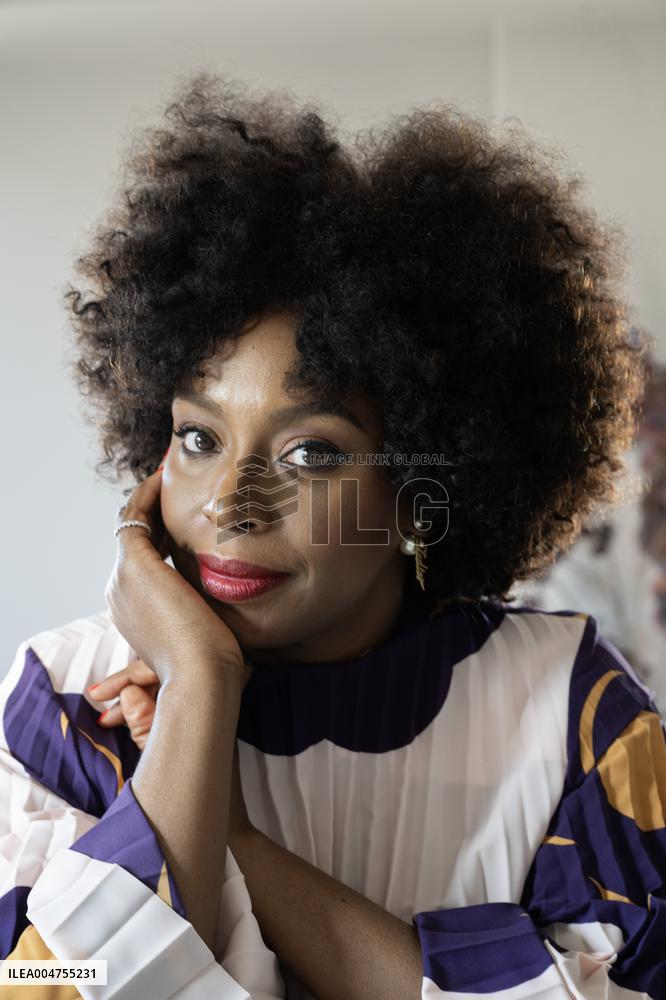 CIMAMANDA NGOZI ADICHIE