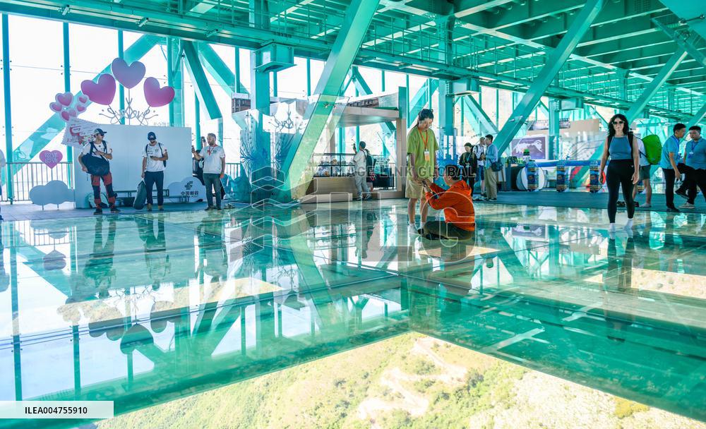 Huajiang Canyon Bridge Tourism