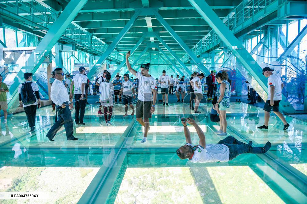 Huajiang Canyon Bridge Tourism