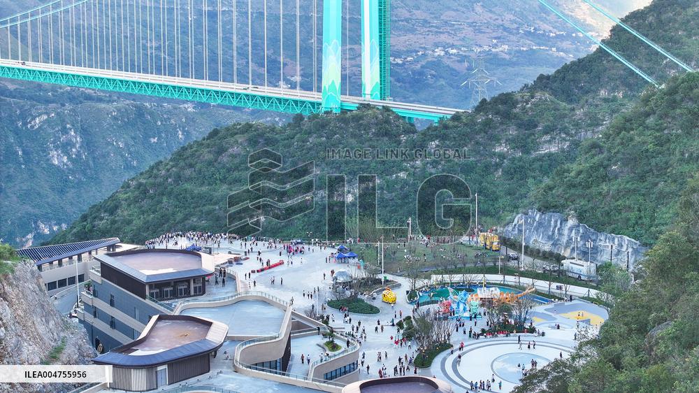 Huajiang Canyon Bridge Tourism