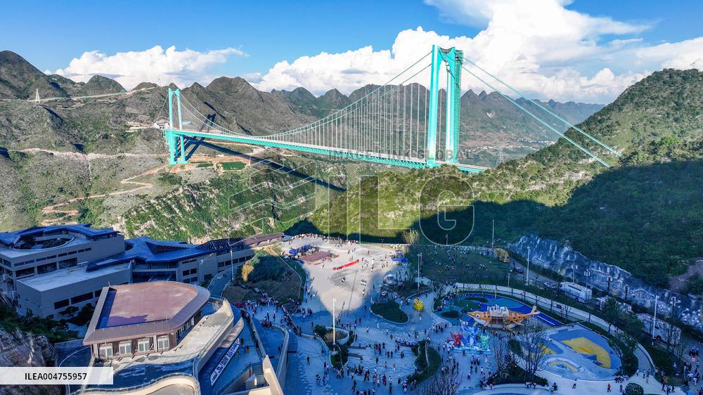Huajiang Canyon Bridge Tourism