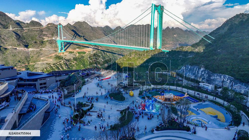 Huajiang Canyon Bridge Tourism