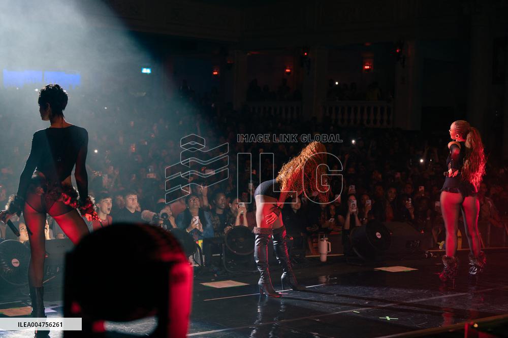 Flo In Concert - London