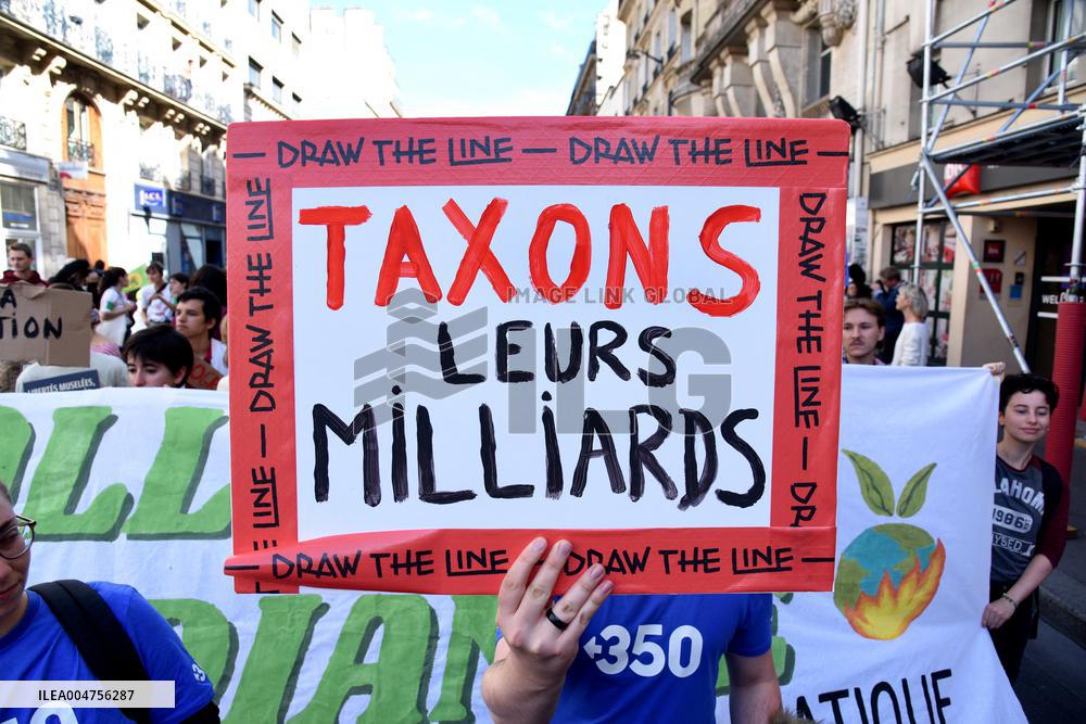 Resistance March For Climate, Justice, Freedoms - Paris