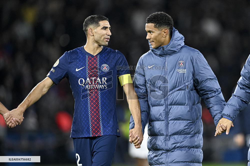 PSG v AJ Auxerre - Paris